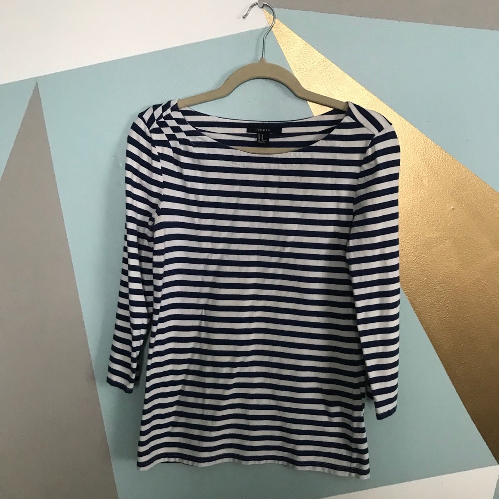 Navy striped 3/4 sleeve top